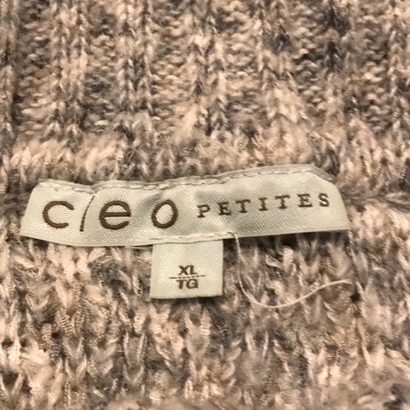 Ready for winter-lovely cozy textured grey tone sweater with front detail - Picture 3 of 5